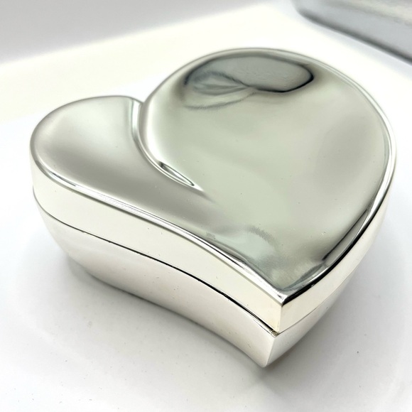 Jewlery Box Trinket Silver  Safekeeper™ Silvertone Sculpted  Heart ❤️ Box - Picture 11 of 12